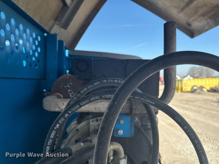 image for item DT0700 2006 Genie S60  boom lift