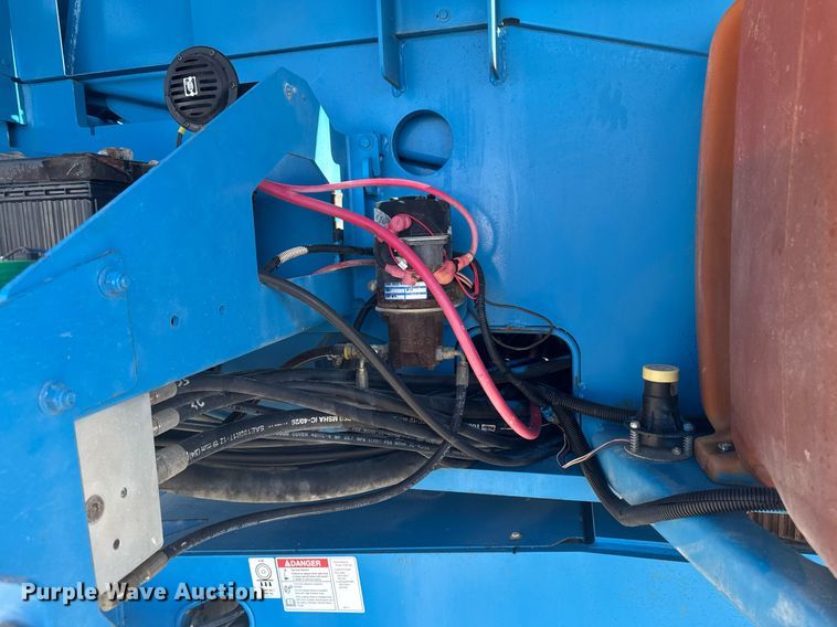 image for item DT0700 2006 Genie S60  boom lift