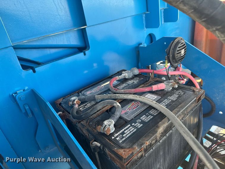 image for item DT0700 2006 Genie S60  boom lift