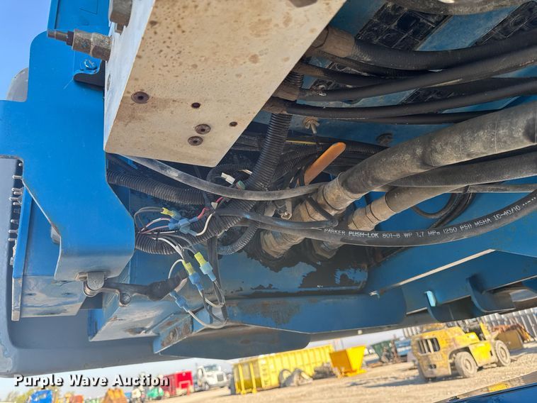 image for item DT0700 2006 Genie S60  boom lift