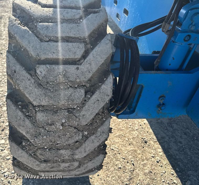 image for item DT0700 2006 Genie S60  boom lift