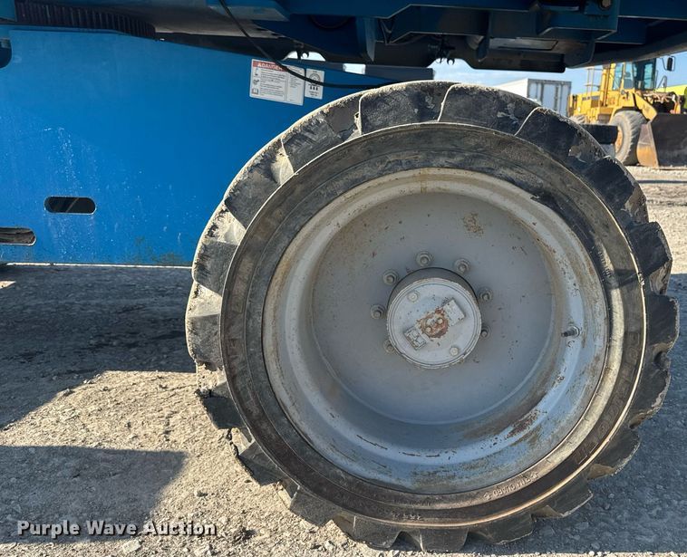 image for item DT0700 2006 Genie S60  boom lift