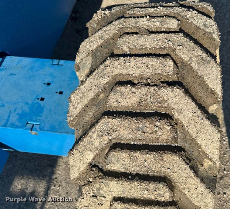 image for item DT0700 2006 Genie S60  boom lift