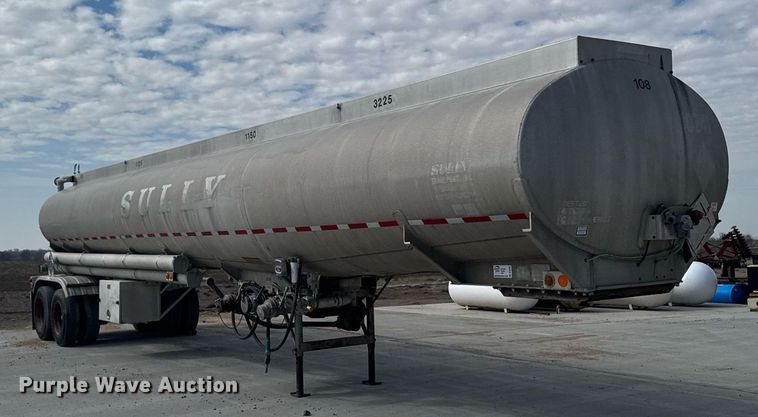 image for item DT0702 1978 Fruehauf TAG-F2-EDT9500 tank trailer