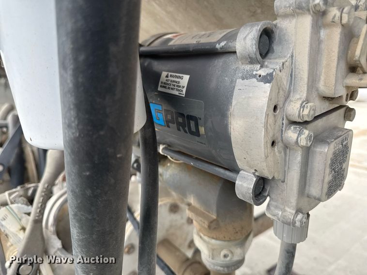 image for item DT0702 1978 Fruehauf TAG-F2-EDT9500 tank trailer