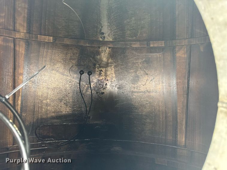 image for item DT0702 1978 Fruehauf TAG-F2-EDT9500 tank trailer