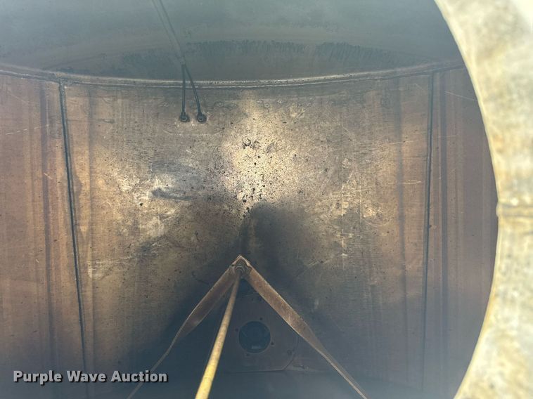 image for item DT0702 1978 Fruehauf TAG-F2-EDT9500 tank trailer