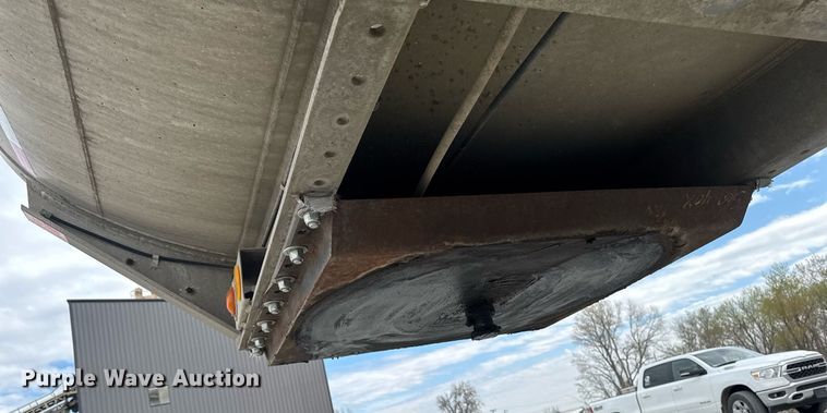 image for item DT0702 1978 Fruehauf TAG-F2-EDT9500 tank trailer