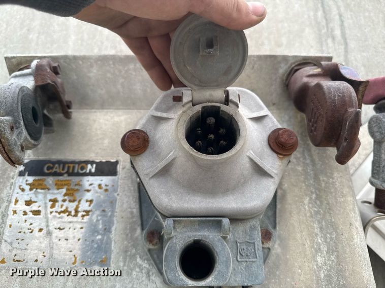 image for item DT0702 1978 Fruehauf TAG-F2-EDT9500 tank trailer