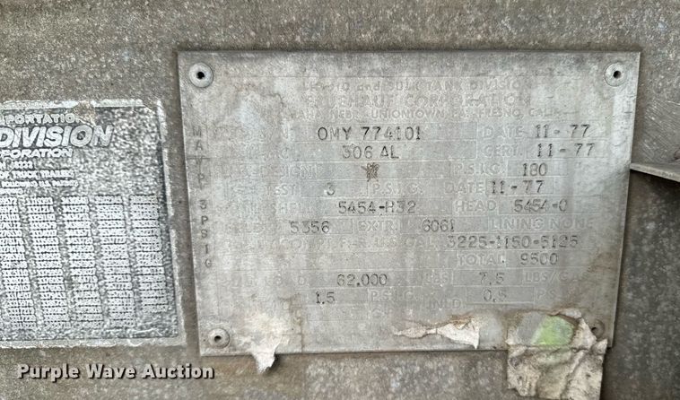 image for item DT0702 1978 Fruehauf TAG-F2-EDT9500 tank trailer