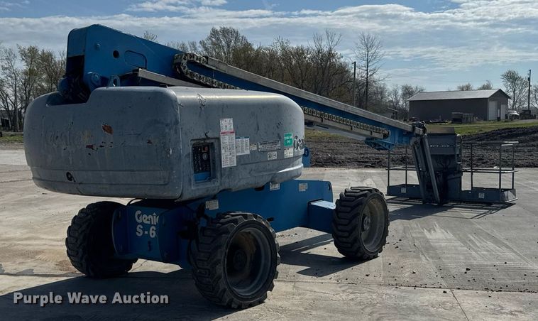 image for item DT0703 2004 Genie S-65 4x4 boom lift