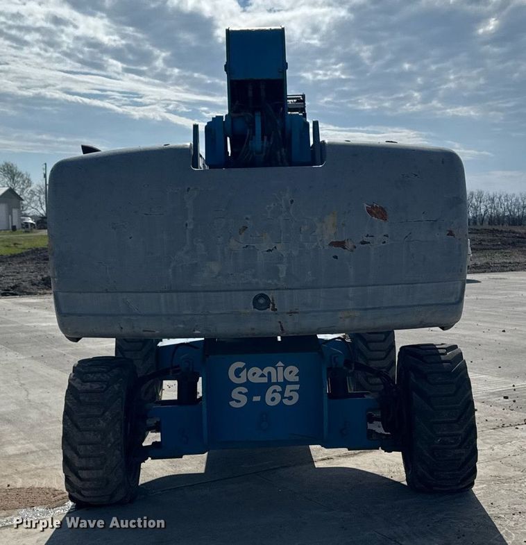 image for item DT0703 2004 Genie S-65 4x4 boom lift
