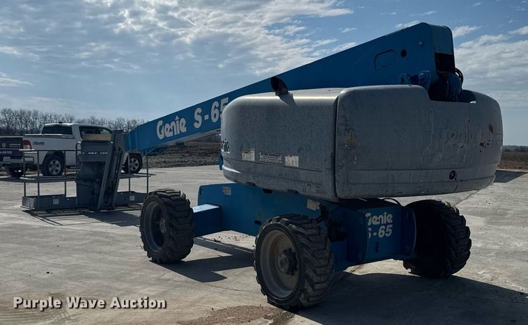 image for item DT0703 2004 Genie S-65 4x4 boom lift