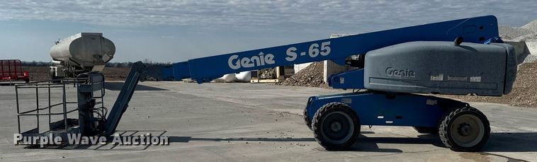 image for item DT0703 2004 Genie S-65 4x4 boom lift