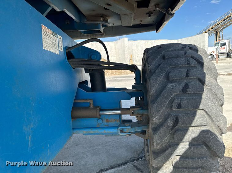 image for item DT0703 2004 Genie S-65 4x4 boom lift