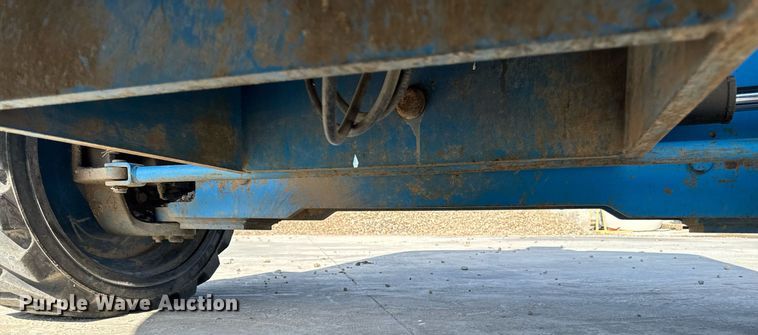 image for item DT0703 2004 Genie S-65 4x4 boom lift