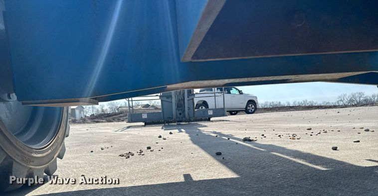 image for item DT0703 2004 Genie S-65 4x4 boom lift