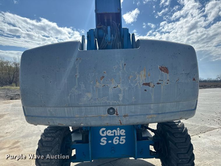 image for item DT0703 2004 Genie S-65 4x4 boom lift
