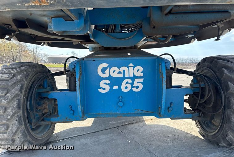 image for item DT0703 2004 Genie S-65 4x4 boom lift