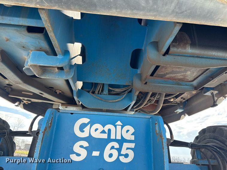 image for item DT0703 2004 Genie S-65 4x4 boom lift