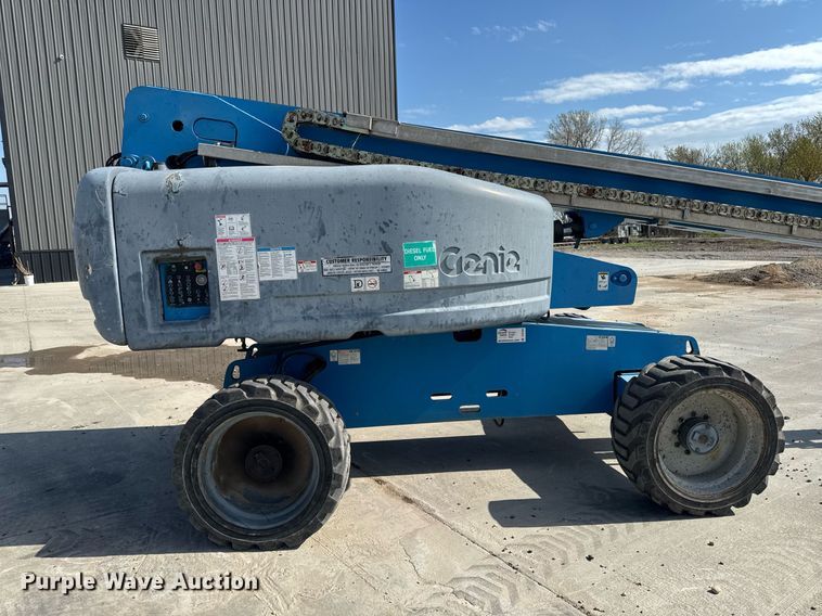image for item DT0703 2004 Genie S-65 4x4 boom lift