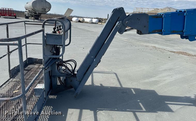 image for item DT0703 2004 Genie S-65 4x4 boom lift