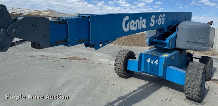 image for item DT0703 2004 Genie S-65 4x4 boom lift
