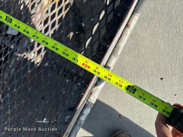 image for item DT0703 2004 Genie S-65 4x4 boom lift