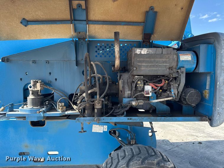 image for item DT0703 2004 Genie S-65 4x4 boom lift