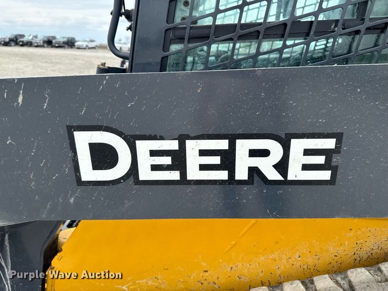 image for item DT0708 2021 John Deere 325G tracked skid steer loader