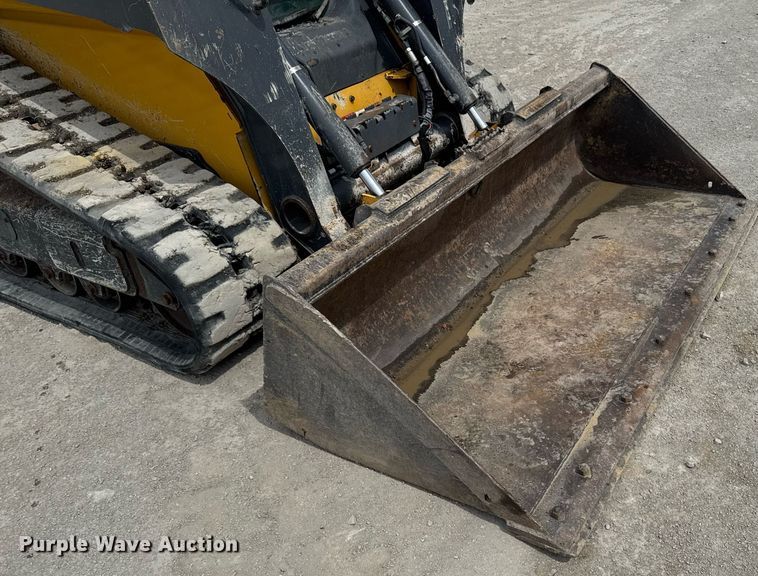 image for item DT0708 2021 John Deere 325G tracked skid steer loader