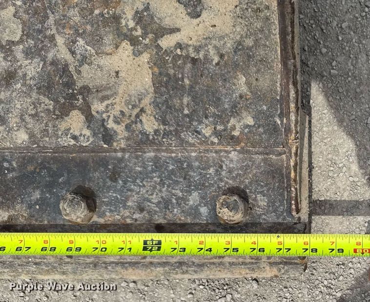 image for item DT0708 2021 John Deere 325G tracked skid steer loader