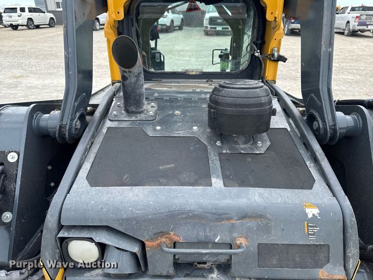 image for item DT0708 2021 John Deere 325G tracked skid steer loader