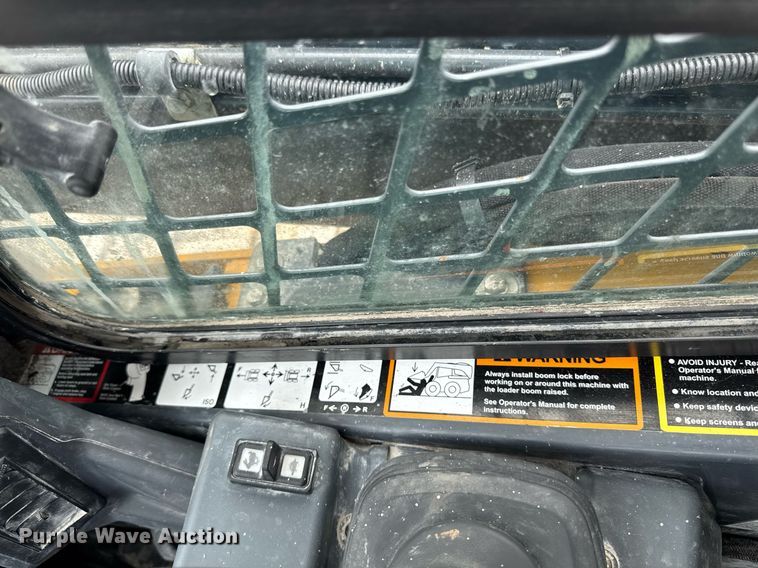 image for item DT0708 2021 John Deere 325G tracked skid steer loader