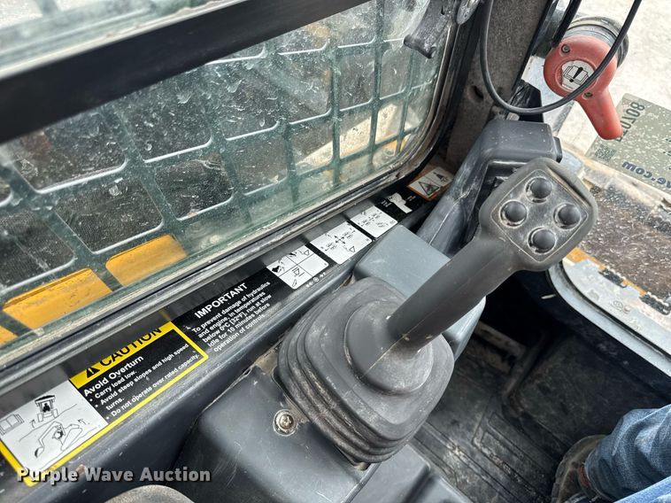 image for item DT0708 2021 John Deere 325G tracked skid steer loader