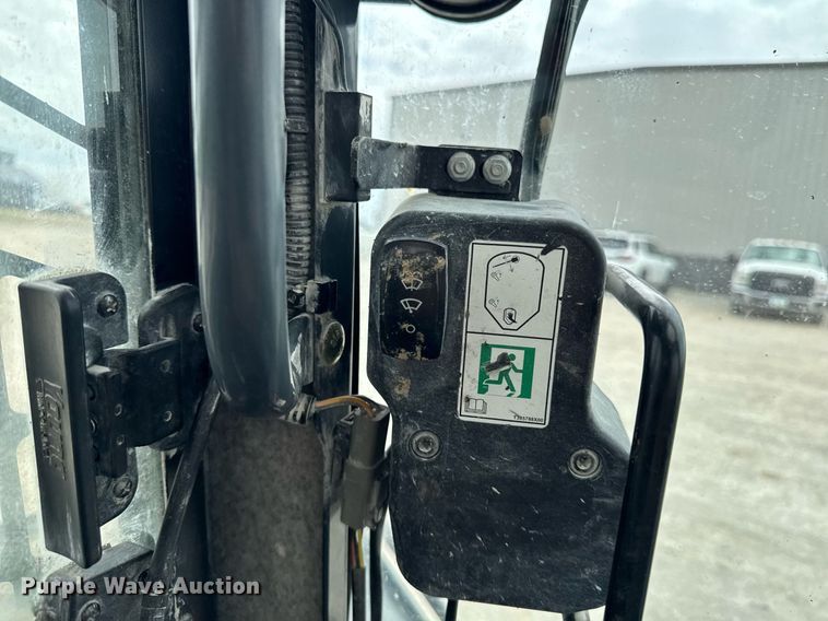 image for item DT0708 2021 John Deere 325G tracked skid steer loader