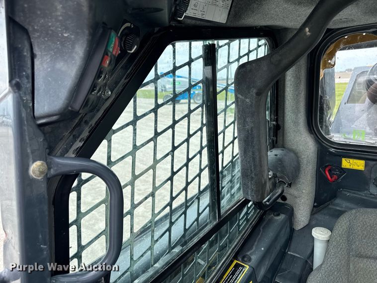 image for item DT0708 2021 John Deere 325G tracked skid steer loader