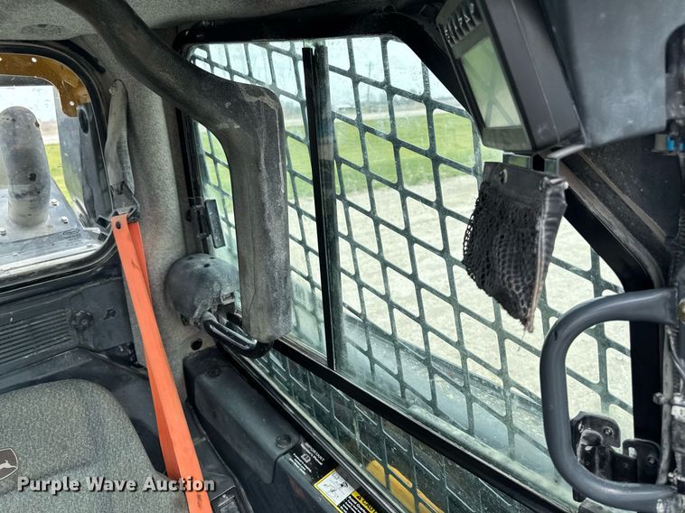 image for item DT0708 2021 John Deere 325G tracked skid steer loader