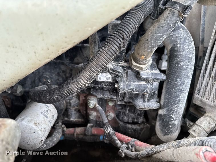 image for item DT0708 2021 John Deere 325G tracked skid steer loader