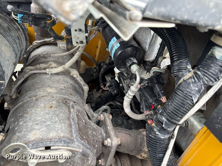 image for item DT0708 2021 John Deere 325G tracked skid steer loader