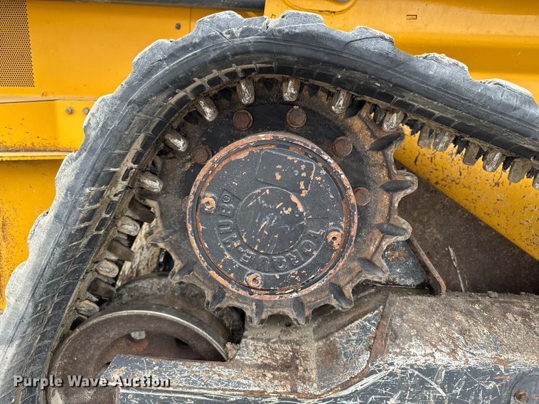 image for item DT0708 2021 John Deere 325G tracked skid steer loader