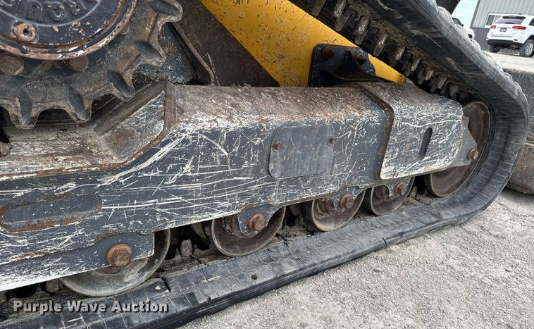 image for item DT0708 2021 John Deere 325G tracked skid steer loader