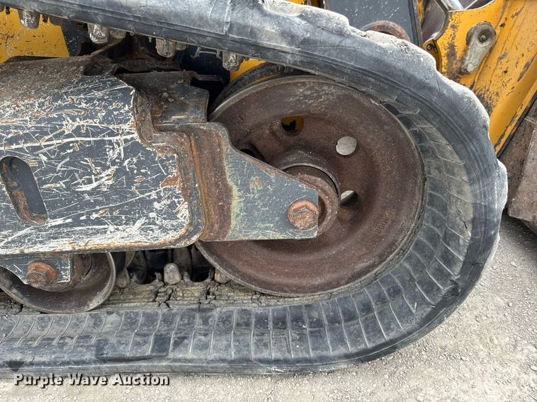 image for item DT0708 2021 John Deere 325G tracked skid steer loader