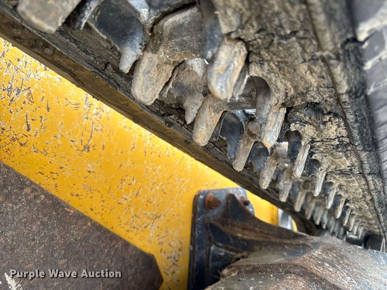 image for item DT0708 2021 John Deere 325G tracked skid steer loader