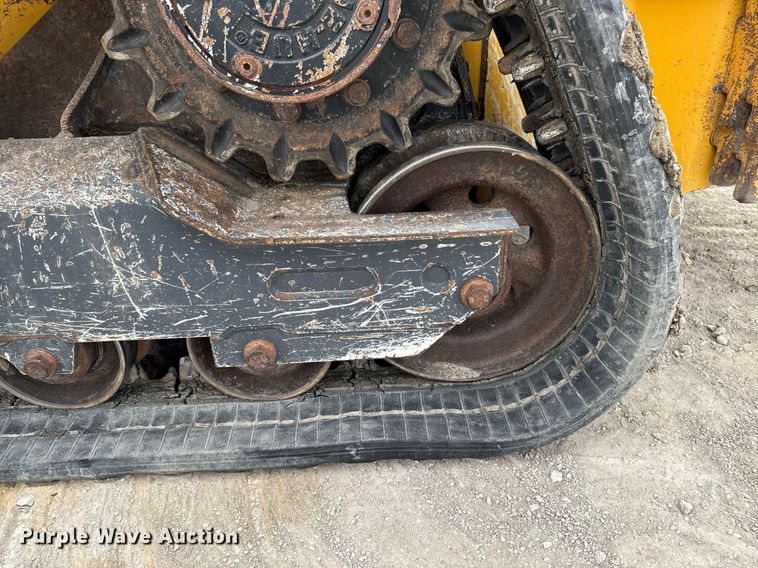 image for item DT0708 2021 John Deere 325G tracked skid steer loader