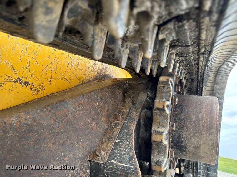 image for item DT0708 2021 John Deere 325G tracked skid steer loader