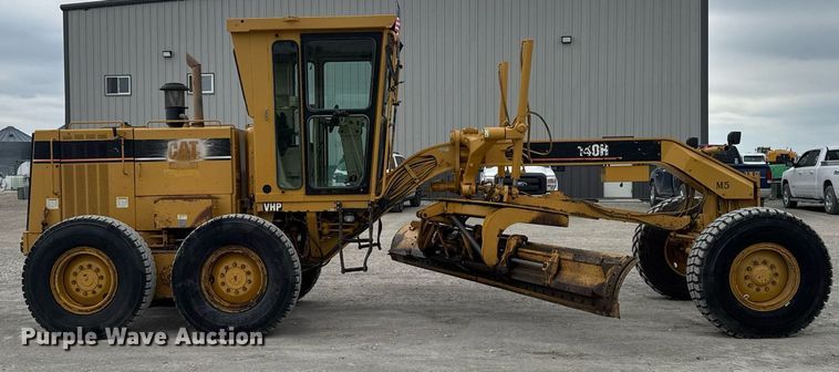image for item DT0709 2001 Caterpillar 140H motor grader