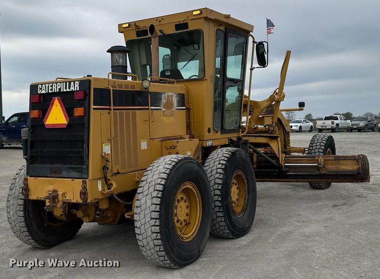 image for item DT0709 2001 Caterpillar 140H motor grader