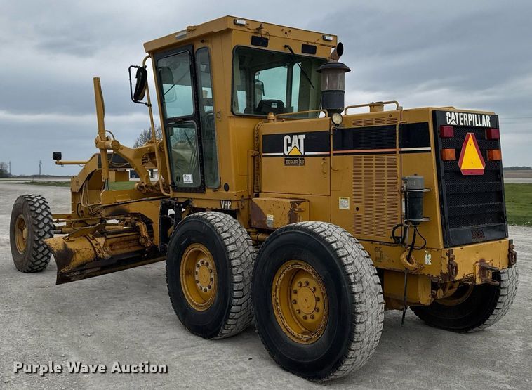 image for item DT0709 2001 Caterpillar 140H motor grader