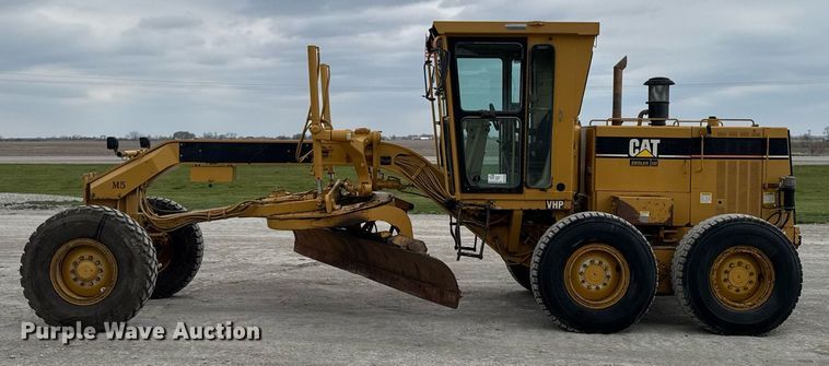 image for item DT0709 2001 Caterpillar 140H motor grader